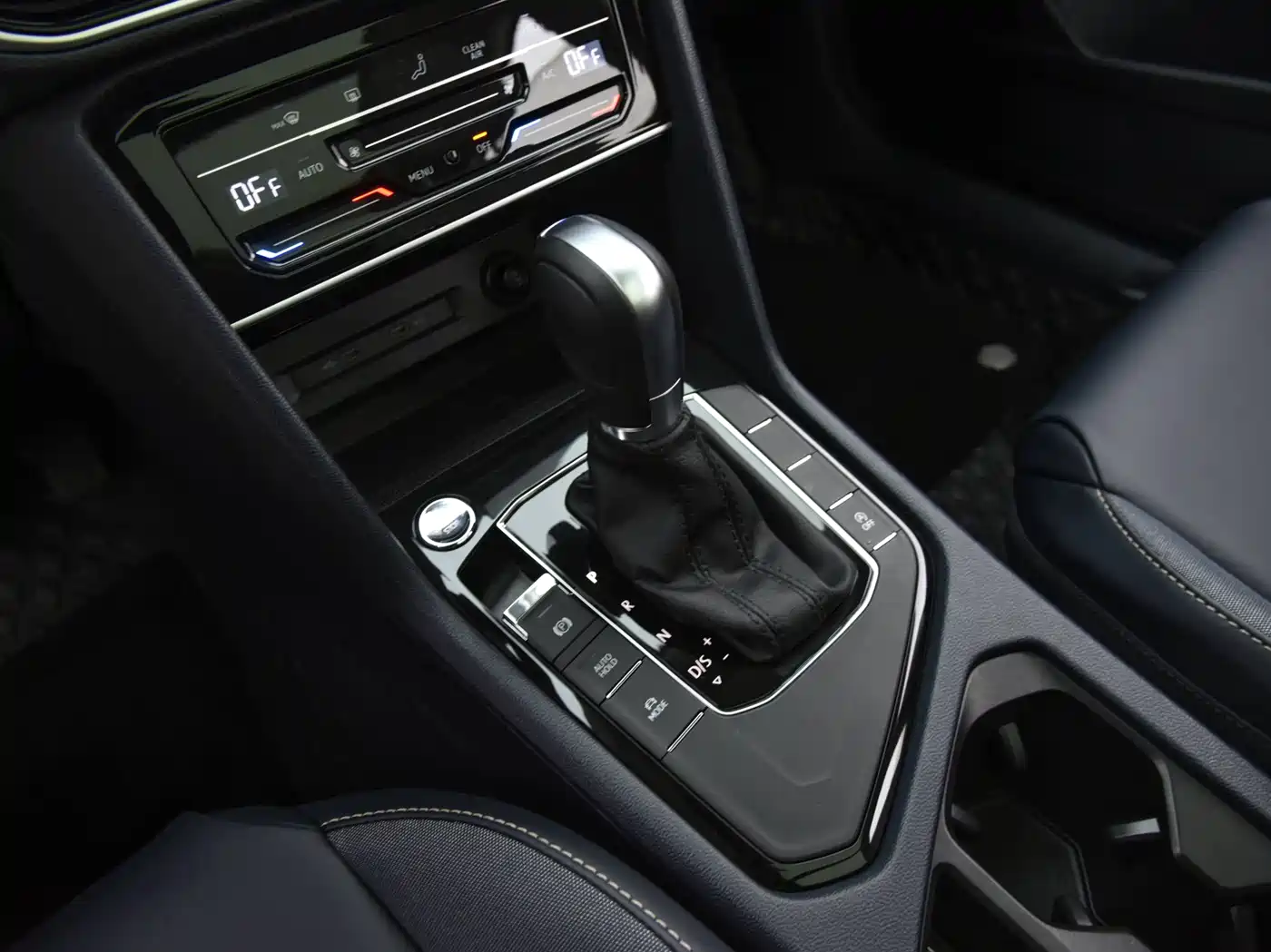 Volkswagen Tharu 2024 300TSI 2WD Full Moon Edition фото 11