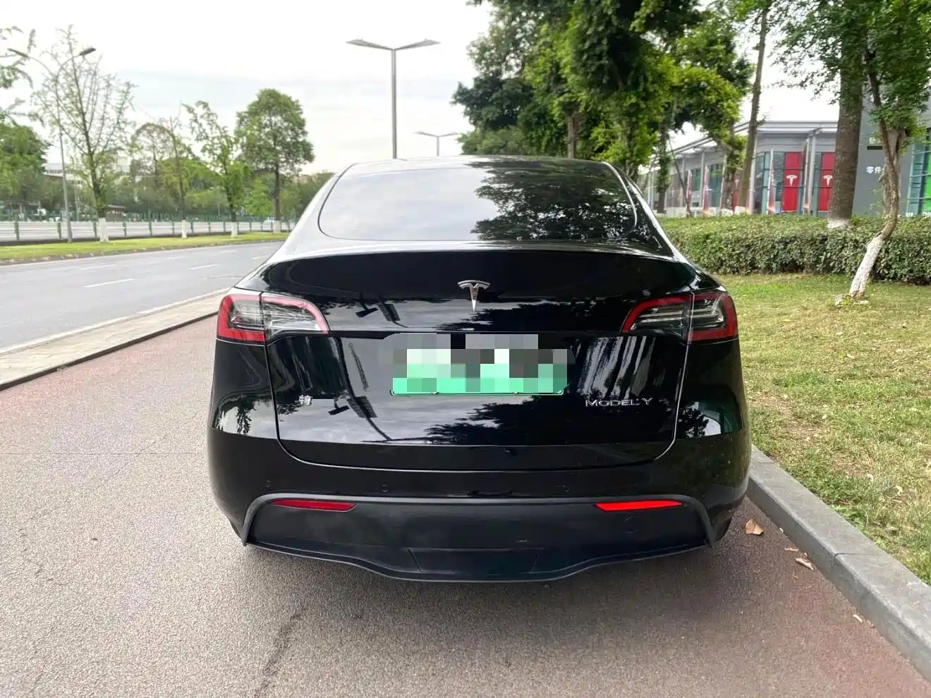 Фото 12 - Tesla Model Y