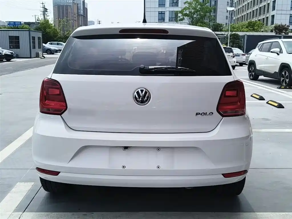 Volkswagen Polo 2016 1.4L Automatic Trend фото 6