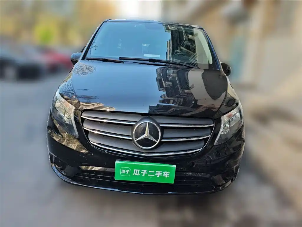 Mercedes-Benz Vito 2023 2.0T Business 7-Seater фото 3