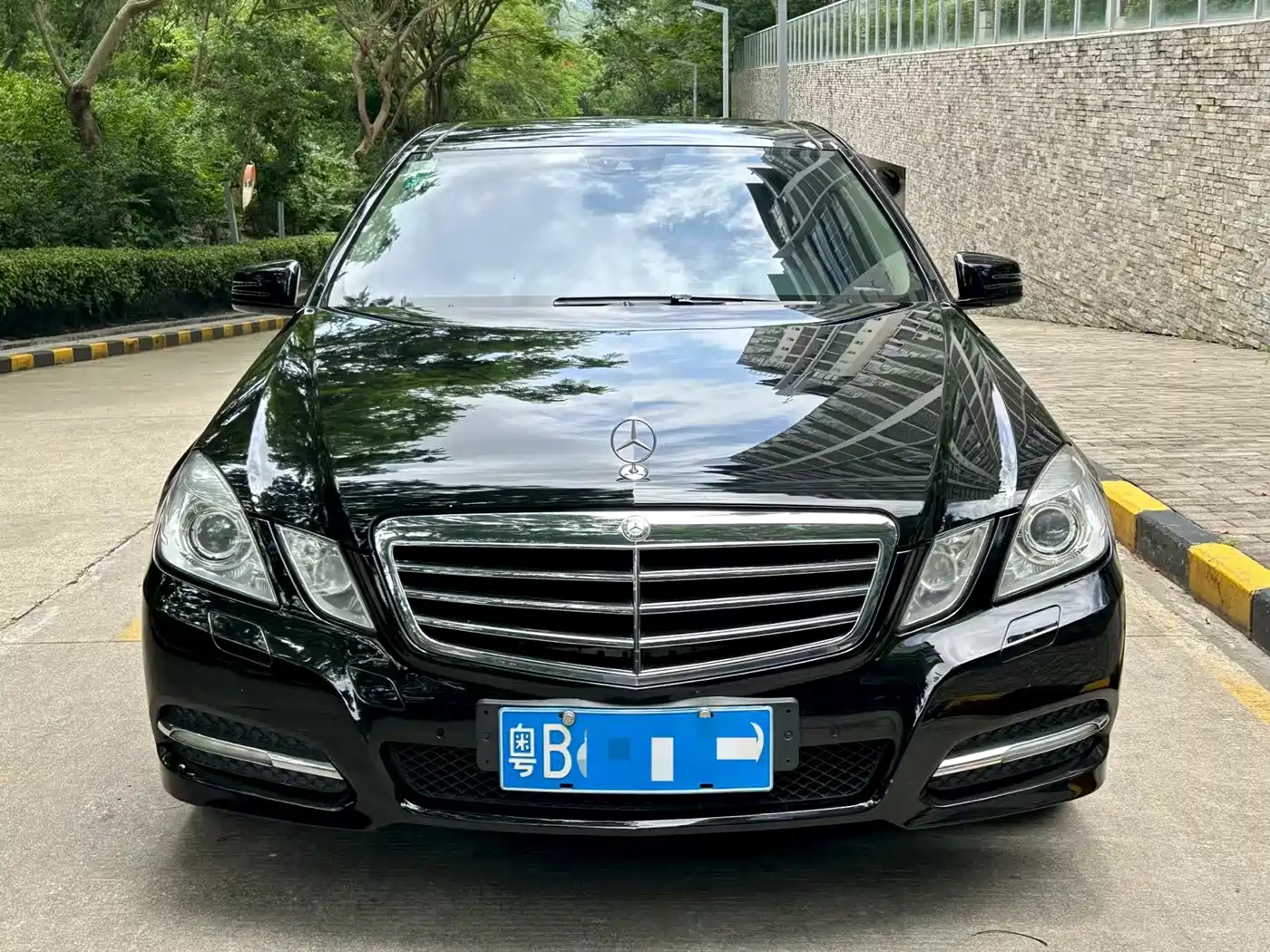 Mercedes-Benz E-Class 2013 E 300 L Fashion фото 2