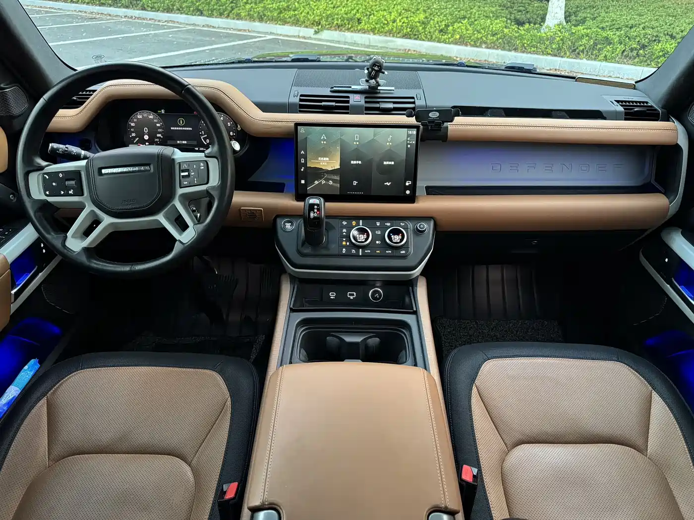 Land Rover Defender 2023 Model 110 3.0T P400 X-DYNAMIC HSE фото 8