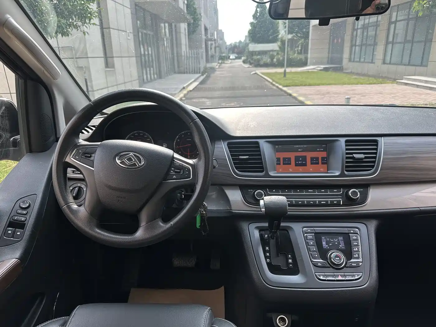 SAIC Maxus Maxus G10 2018 PLUS 2.0T Automatic Elite Edition фото 8