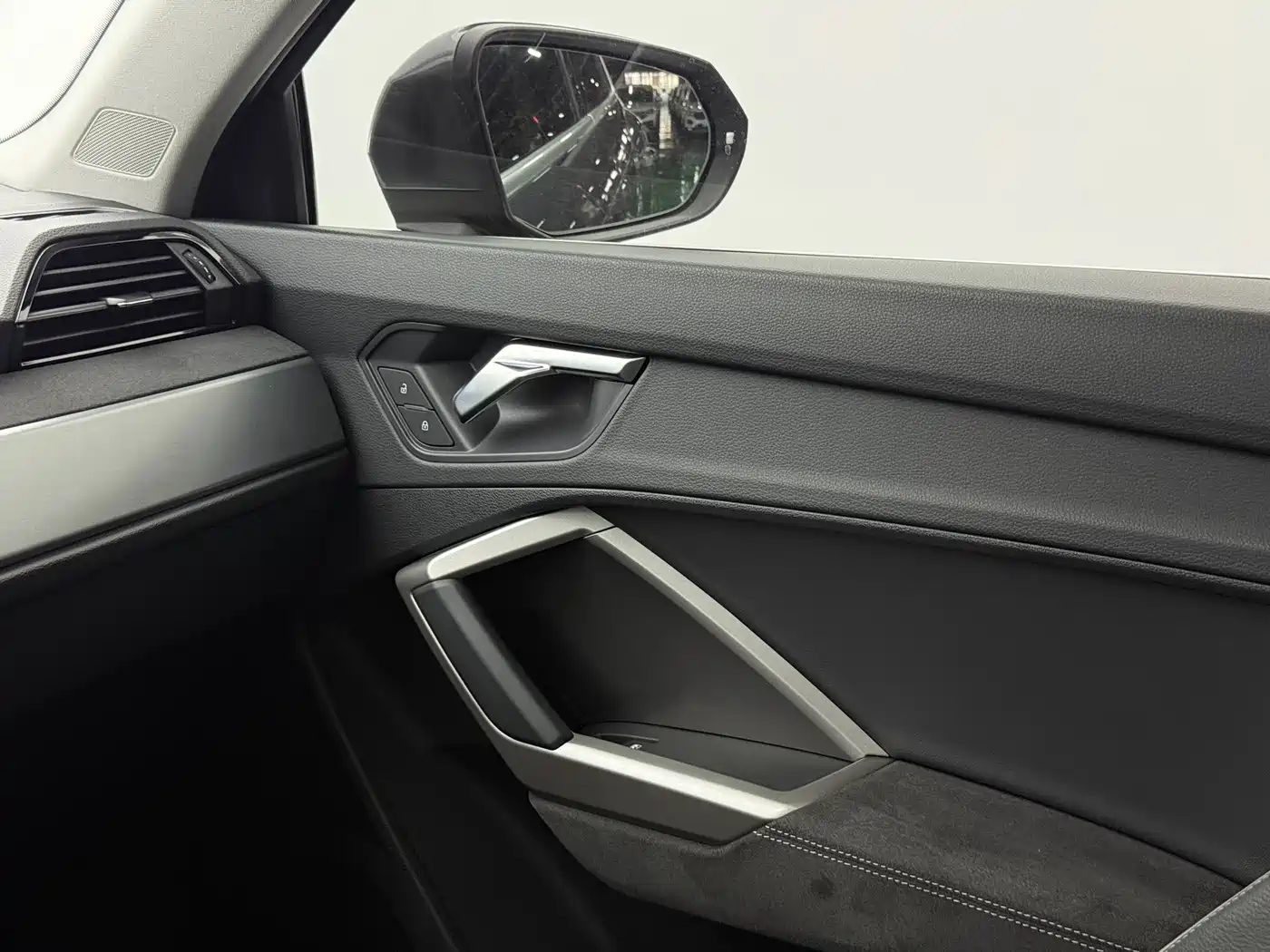 Audi Q3 2022 35 TFSI Fashion Dynamic фото 9