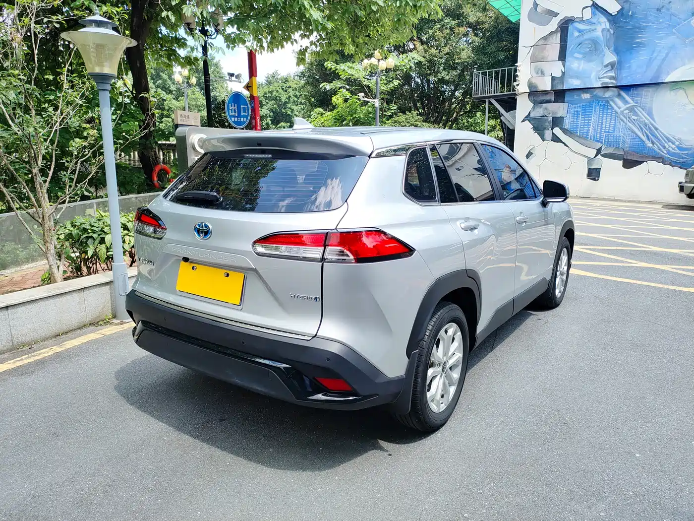 Toyota Frontlander 2023 2.0L Smart Hybrid Dual Engine Leading Edition фото 7