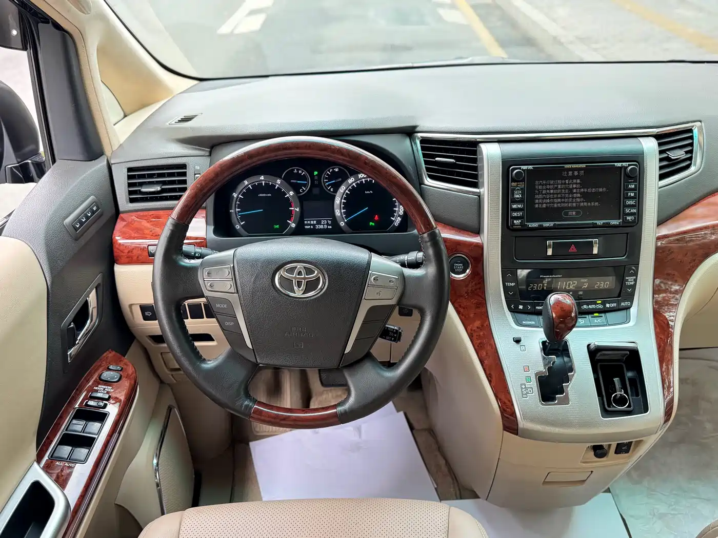 Toyota Alphard 2011 3.5L Luxury Edition фото 16