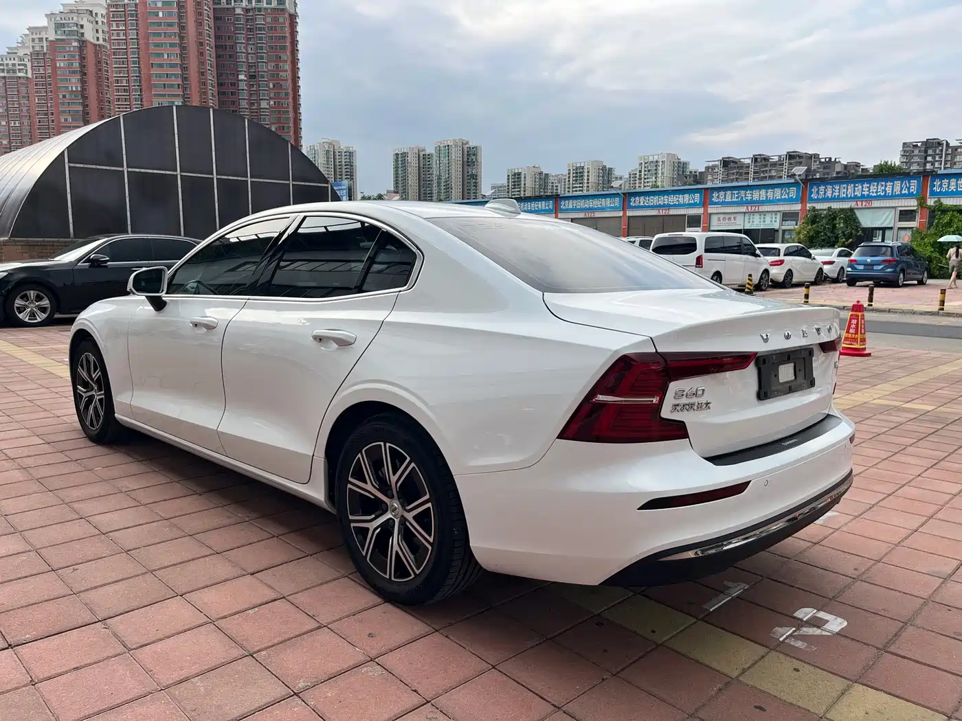 Volvo S60 2023 2023 B4 Smart Comfort Luxury Edition