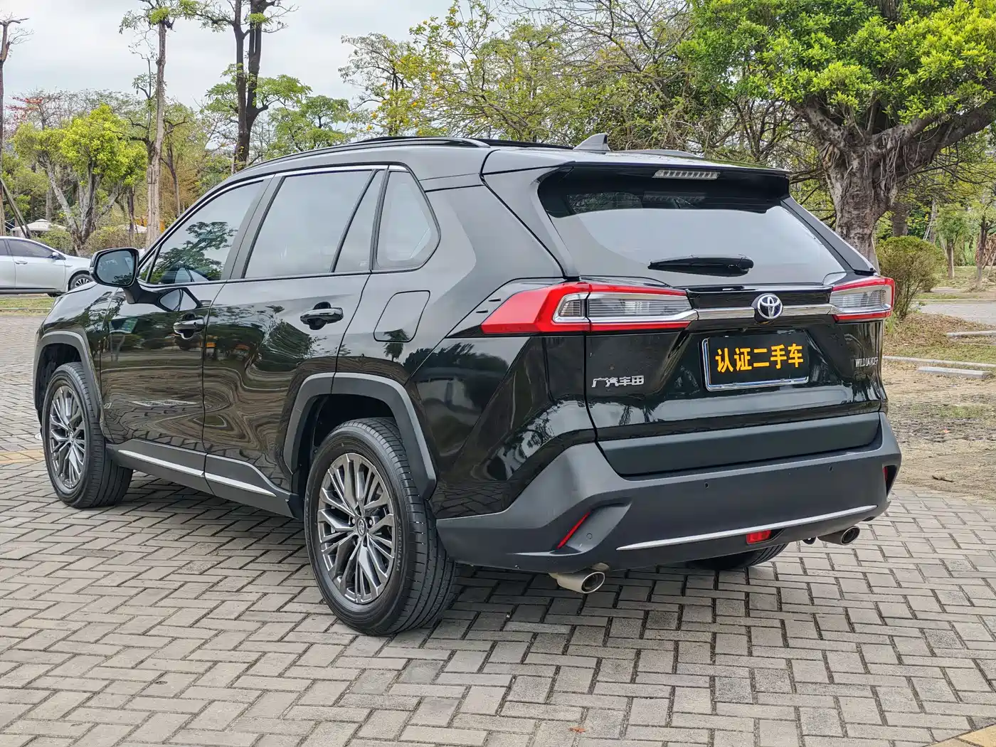 Toyota Wildlander 2024 2.0L CVT 2WD Luxury PLUS Edition фото 4