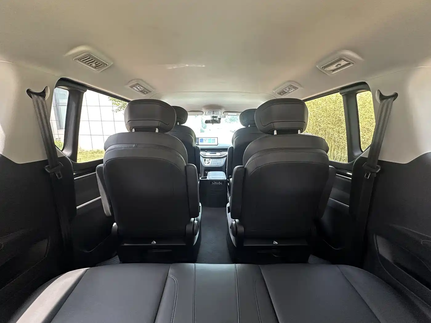SAIC Maxus Maxus G10 2025 MAX 2.0T Automatic Executive Edition Gasoline 7-Seater фото 17