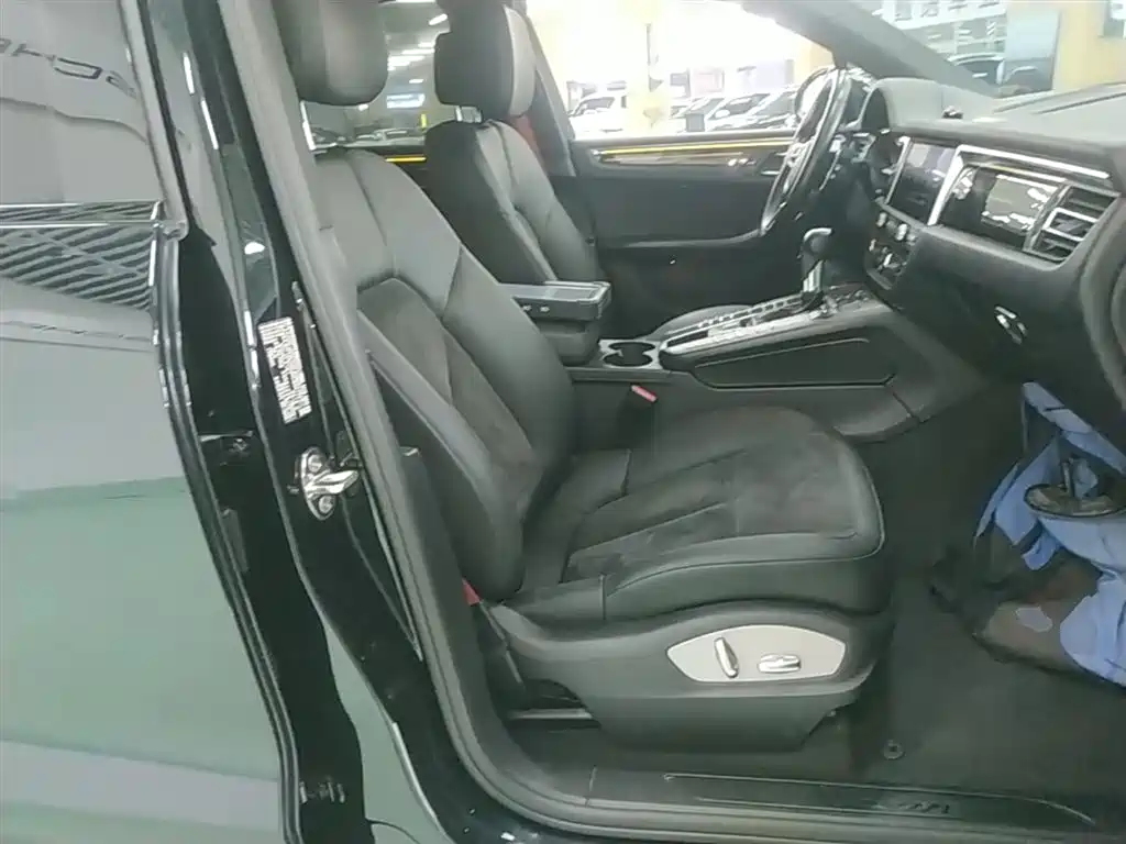 Porsche Macan 2018 Macan 2.0T фото 25