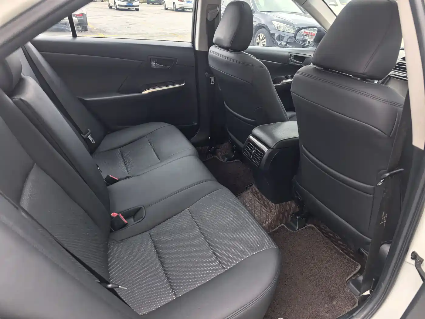 Toyota Camry 2016 2.5G 10th Anniversary Luxury Navigation Edition фото 11