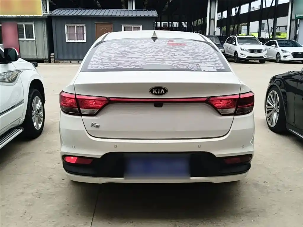 KIA K2