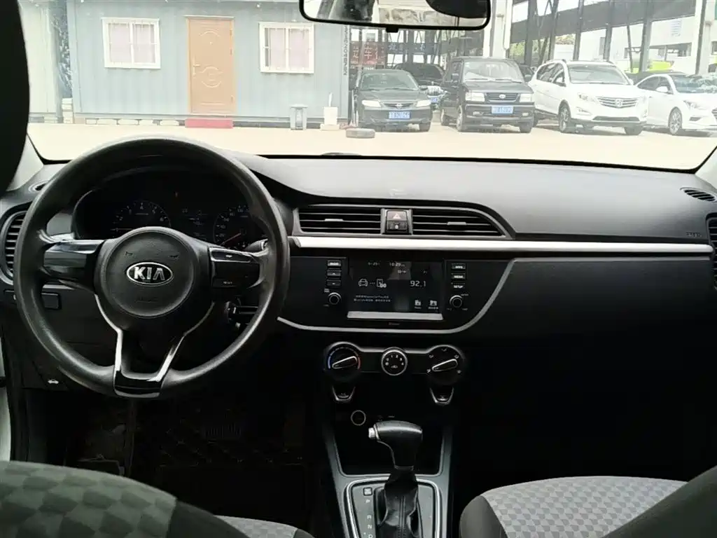 KIA K2