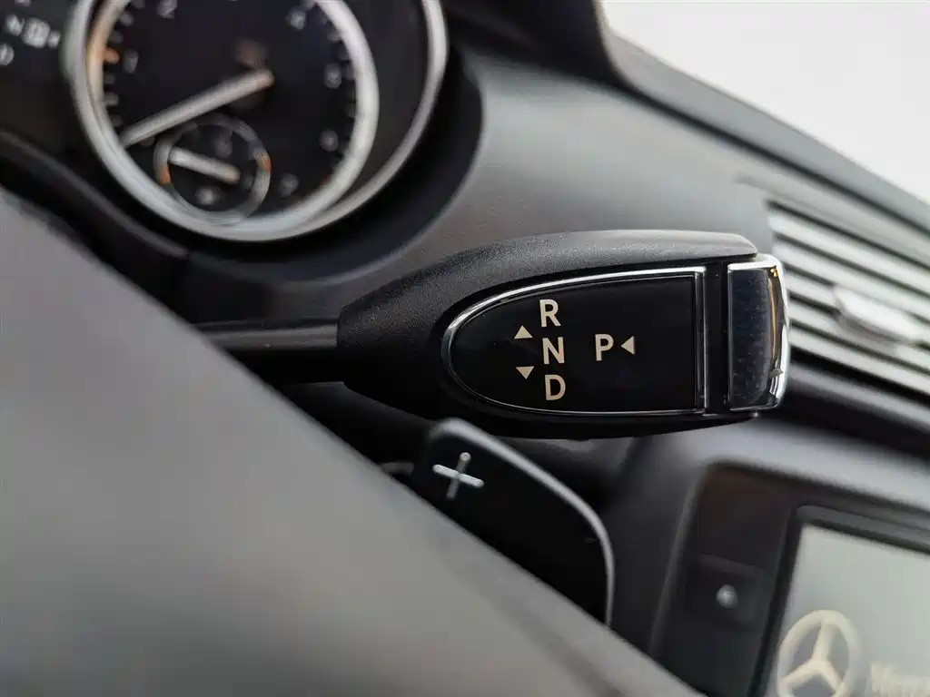 Mercedes-Benz R-Class 2017 R 400 4MATIC Collector's Edition фото 13