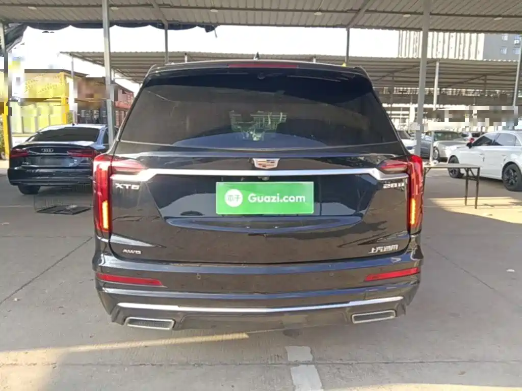 Фото 6 - Cadillac XT6