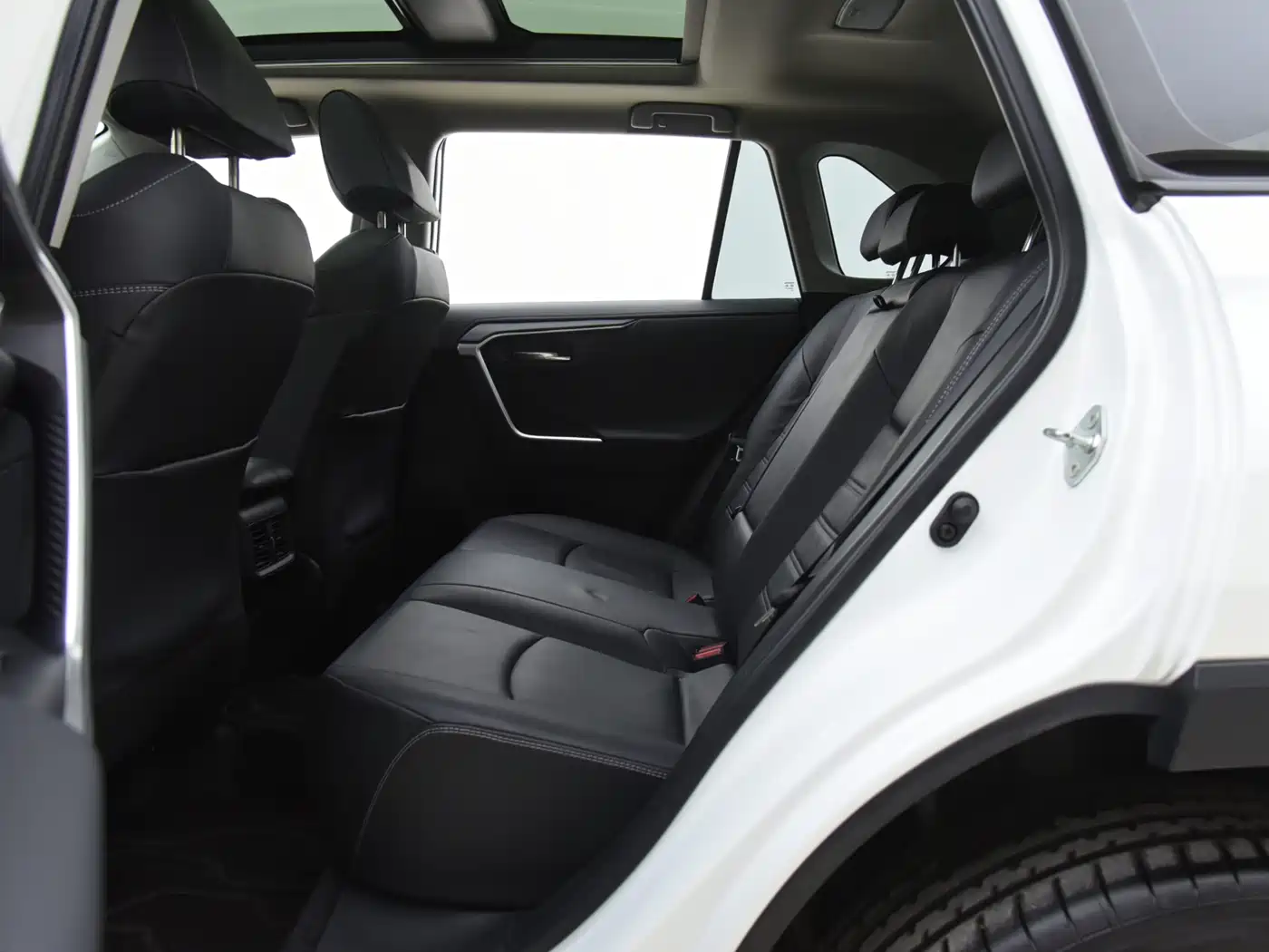 Toyota RAV4 Rongfang 2023 2.0L CVT FWD Style Plus Edition фото 9