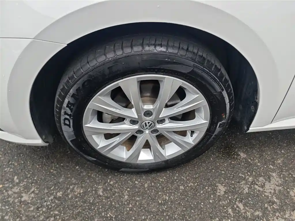 Volkswagen Lavida 2017 1.6L Automatic Comfort Edition фото 23