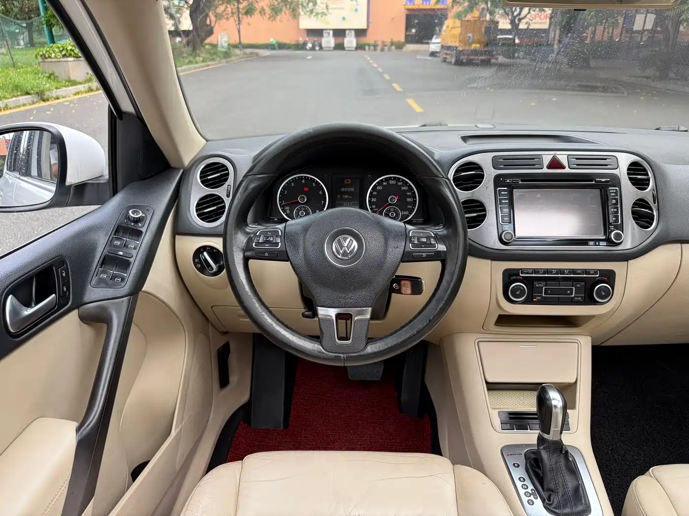 Volkswagen Tiguan 2012 1.8TSI Automatic 4WD Elite Edition фото 13