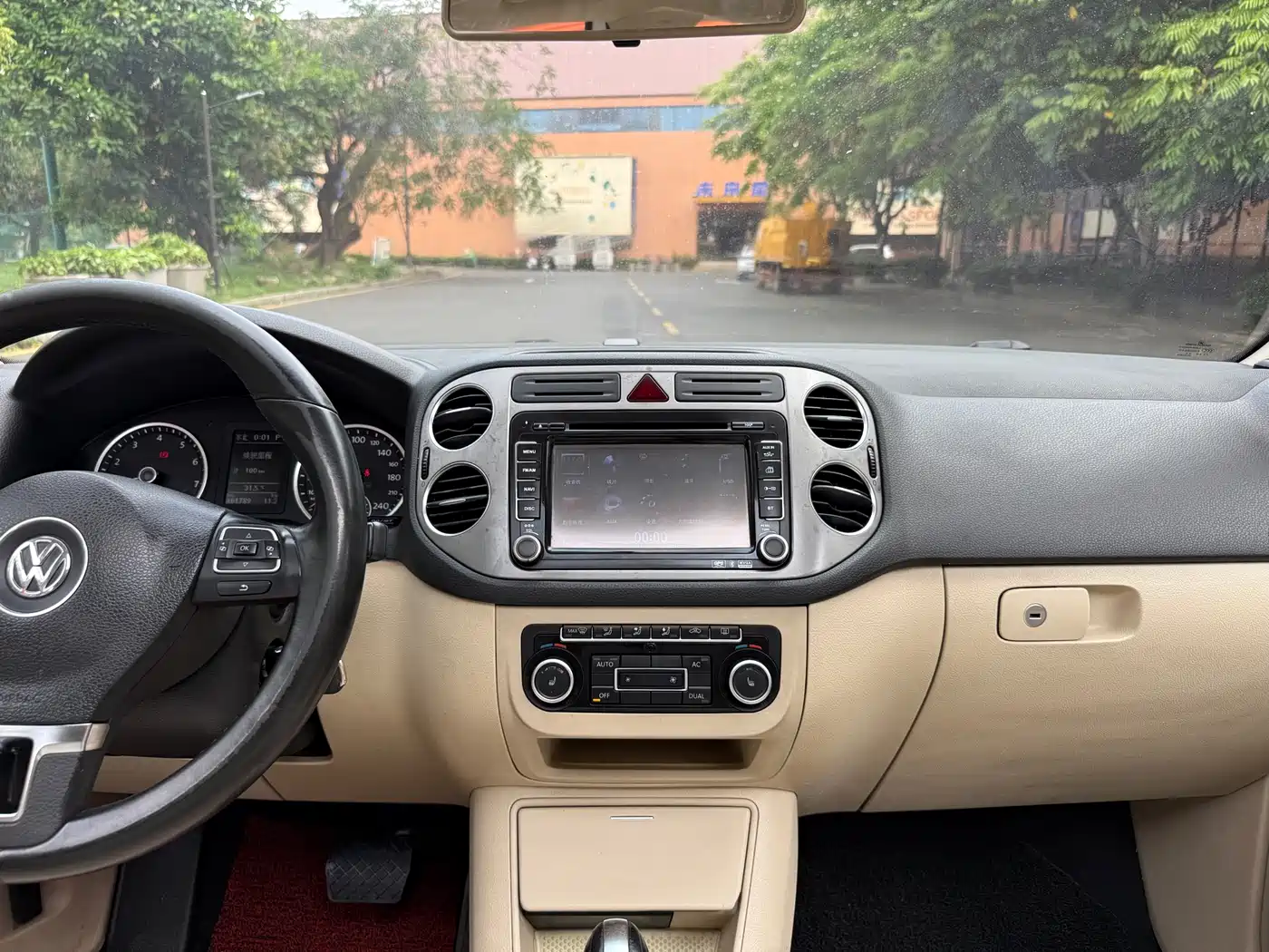 Volkswagen Tiguan 2012 1.8TSI Automatic 4WD Elite Edition фото 12