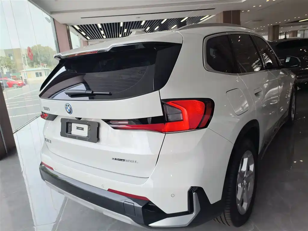 BMW iX1 2023 eDrive25L X Design Package фото 8