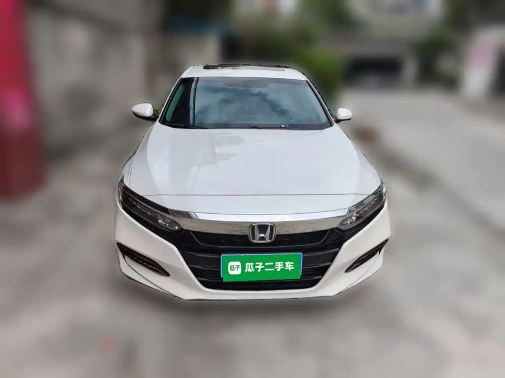 Фото 23 - Honda Accord