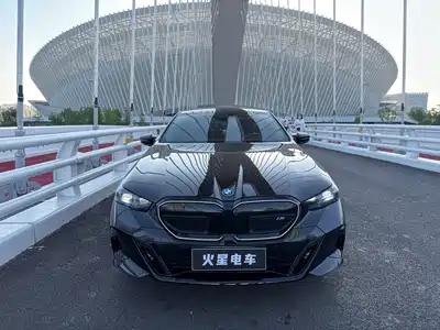 BMW i5 M60