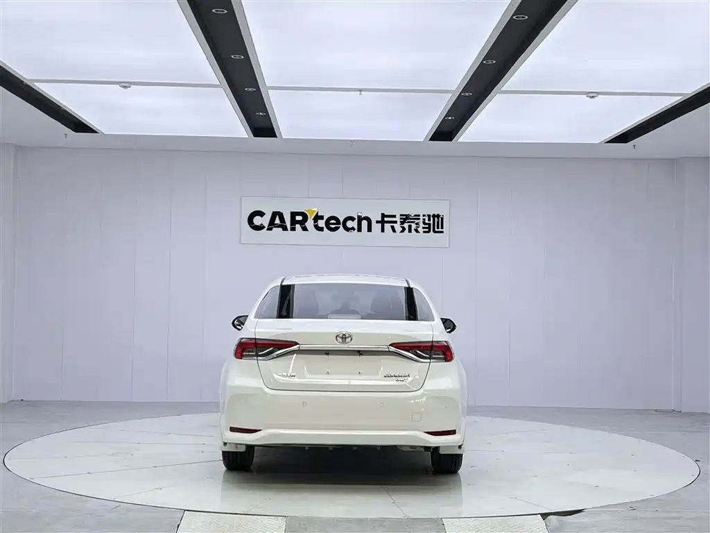 Toyota Corolla 2019 1.2T S-CVT GL Pioneer Edition фото 6