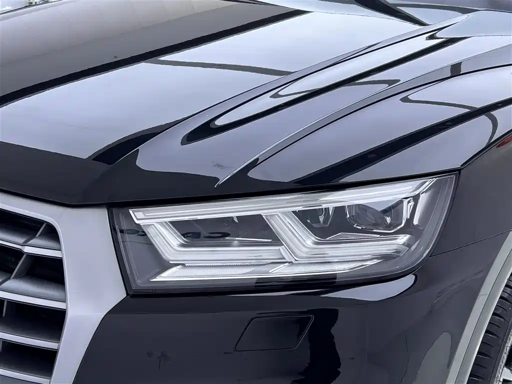 Audi Q5L 2020 Facelift 40 TFSI Honor Fashion фото 9
