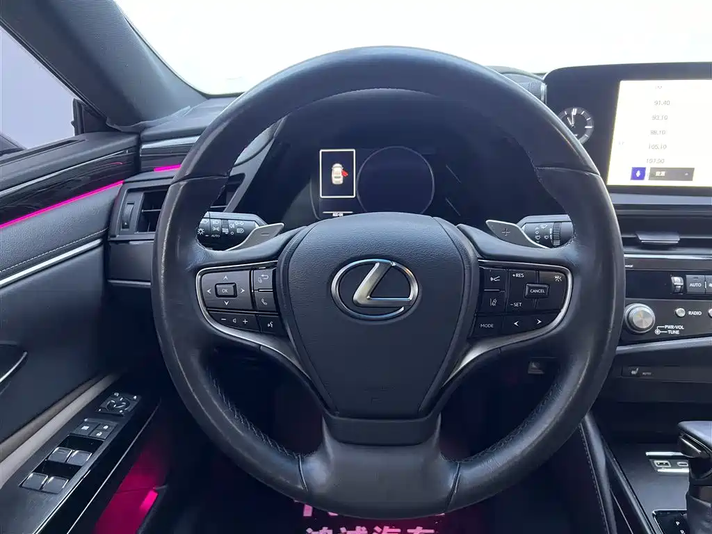 Lexus ES 2022 200 Excellence Edition фото 15