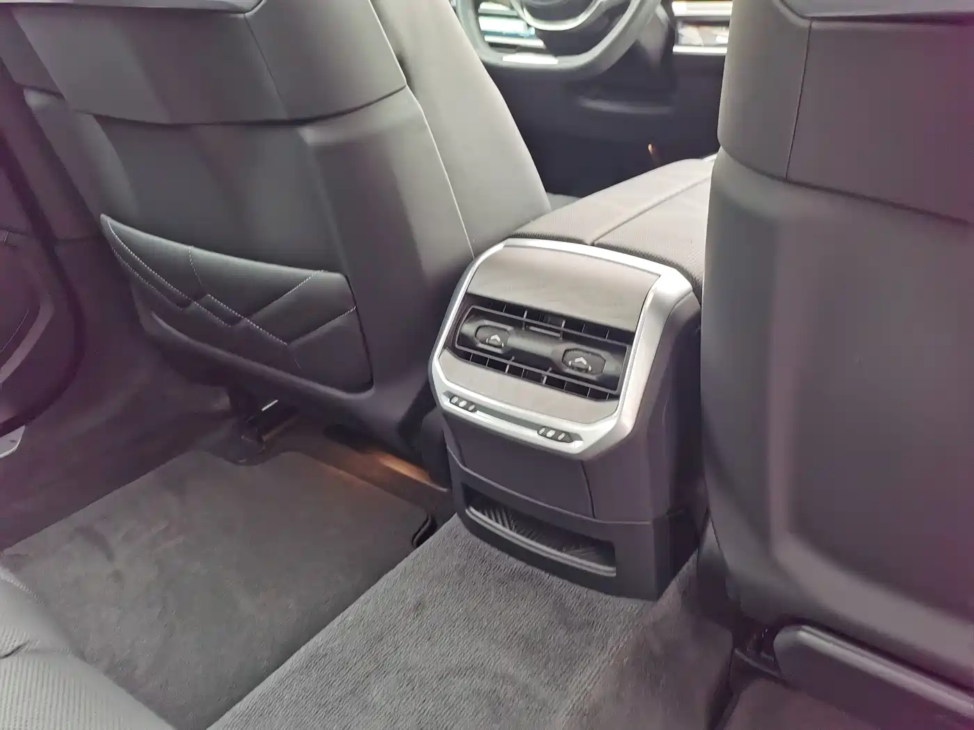 BMW i7 2024 2023 xDrive60L Luxury Package