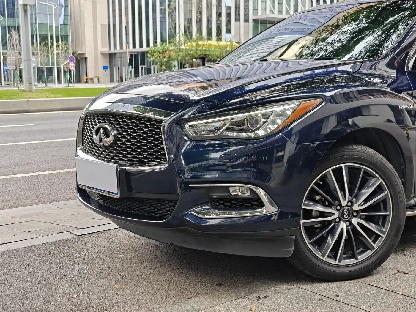 Infiniti QX60 (Import) 2018 2.5 S/C Hybrid FWD Champion Family Edition фото 2