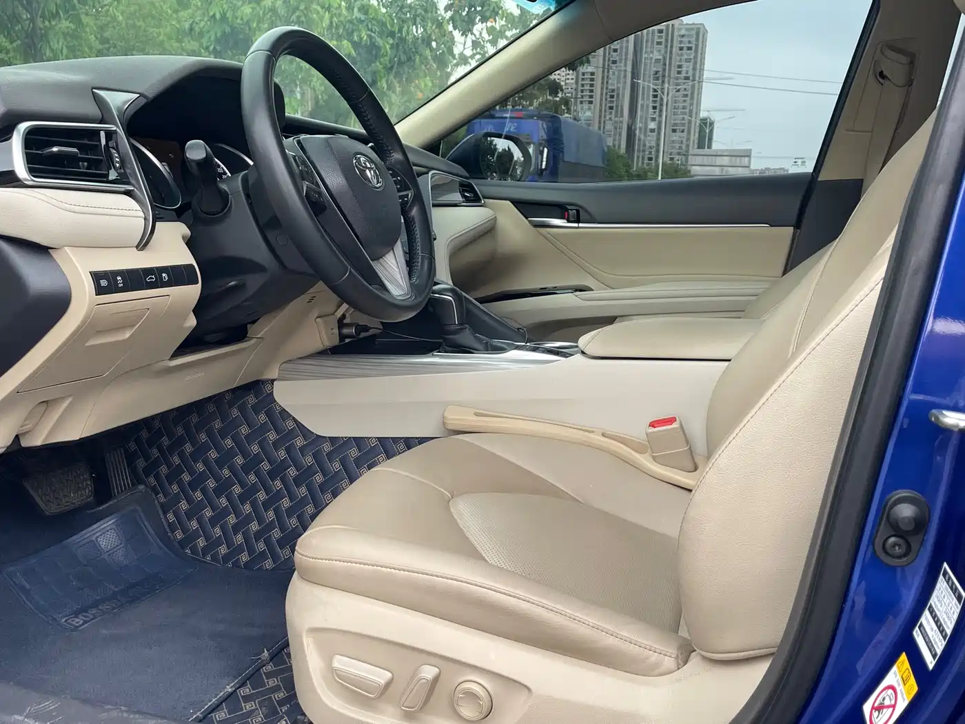 Toyota Camry 2018 Hybrid 2.5HG Luxury Edition фото 10