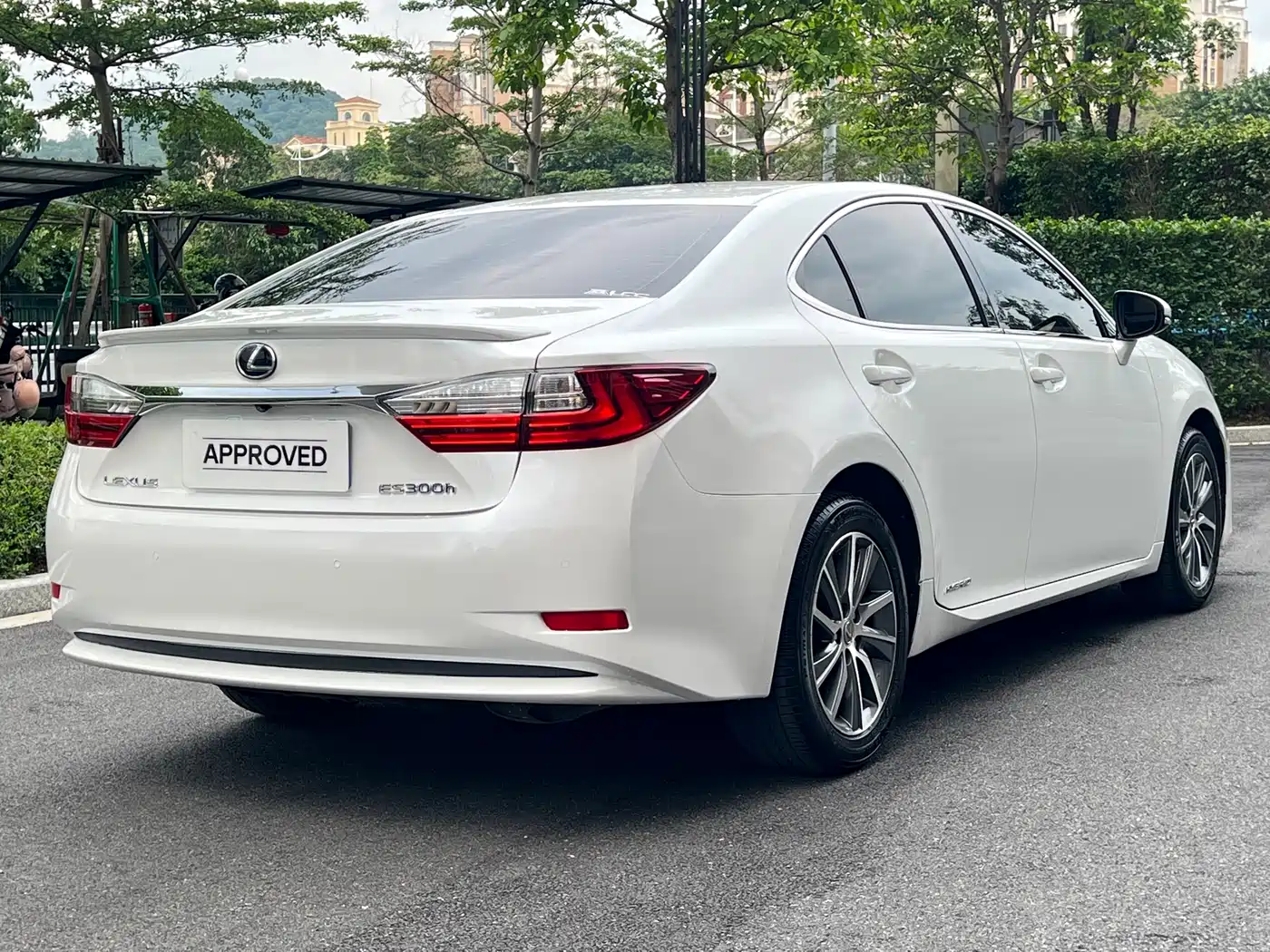Lexus ES 2015 300h Comfort Edition фото 5