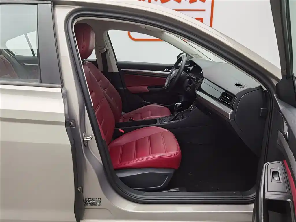 Volkswagen Bora 2019 1.5L Auto Fashion Model фото 23