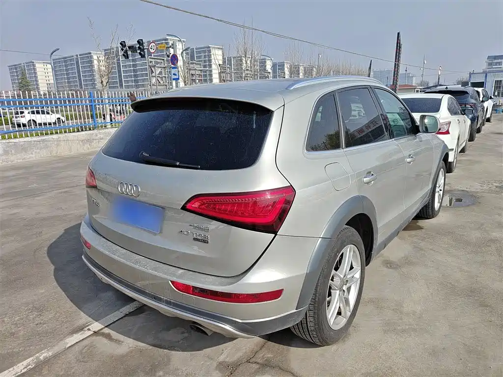 AUDI Q5