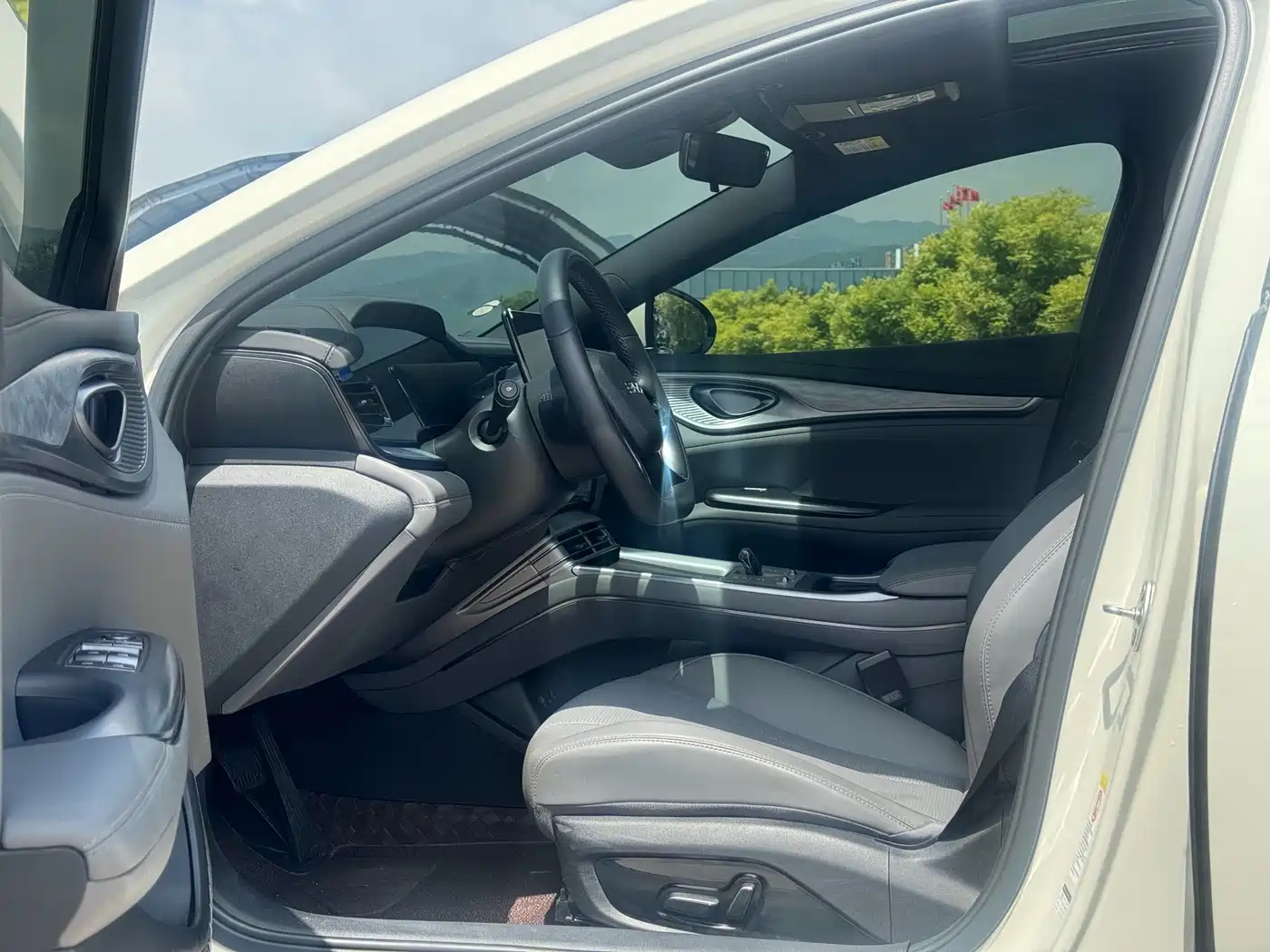 BYD Seal 2024 Glory Edition DM-i 1.5L 121km Luxury фото 5