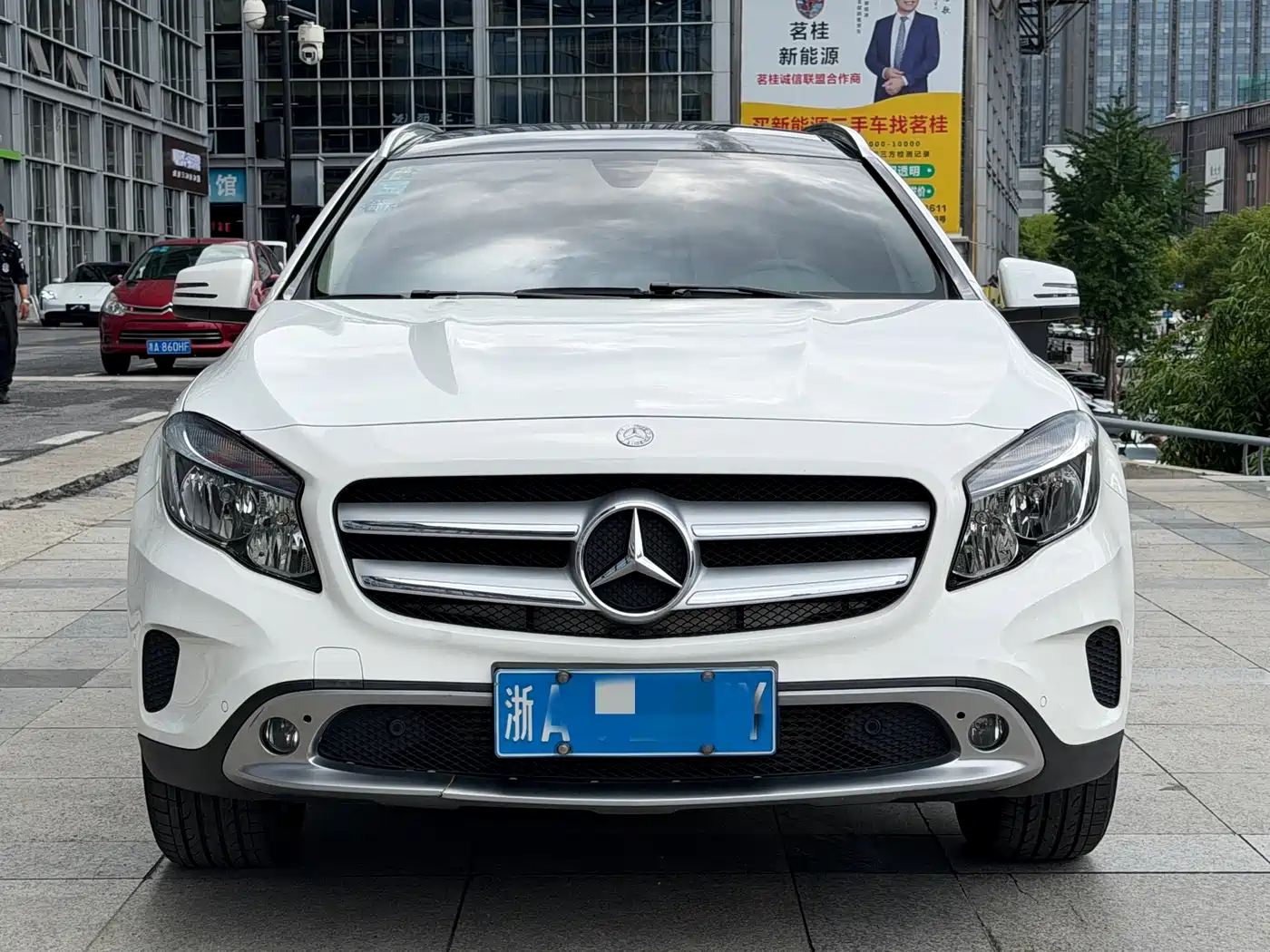 Mercedes-Benz GLA 2016 GLA 200 Dynamic фото 2