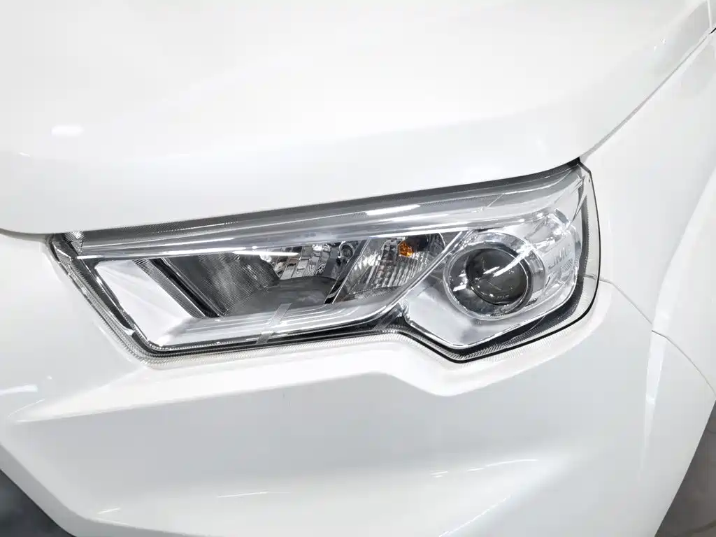 Jiangling Yuhu 7 2020 2020 Model 2.0T Diesel Manual 4WD Comfort Short Wheelbase China VI JX4D20A6L