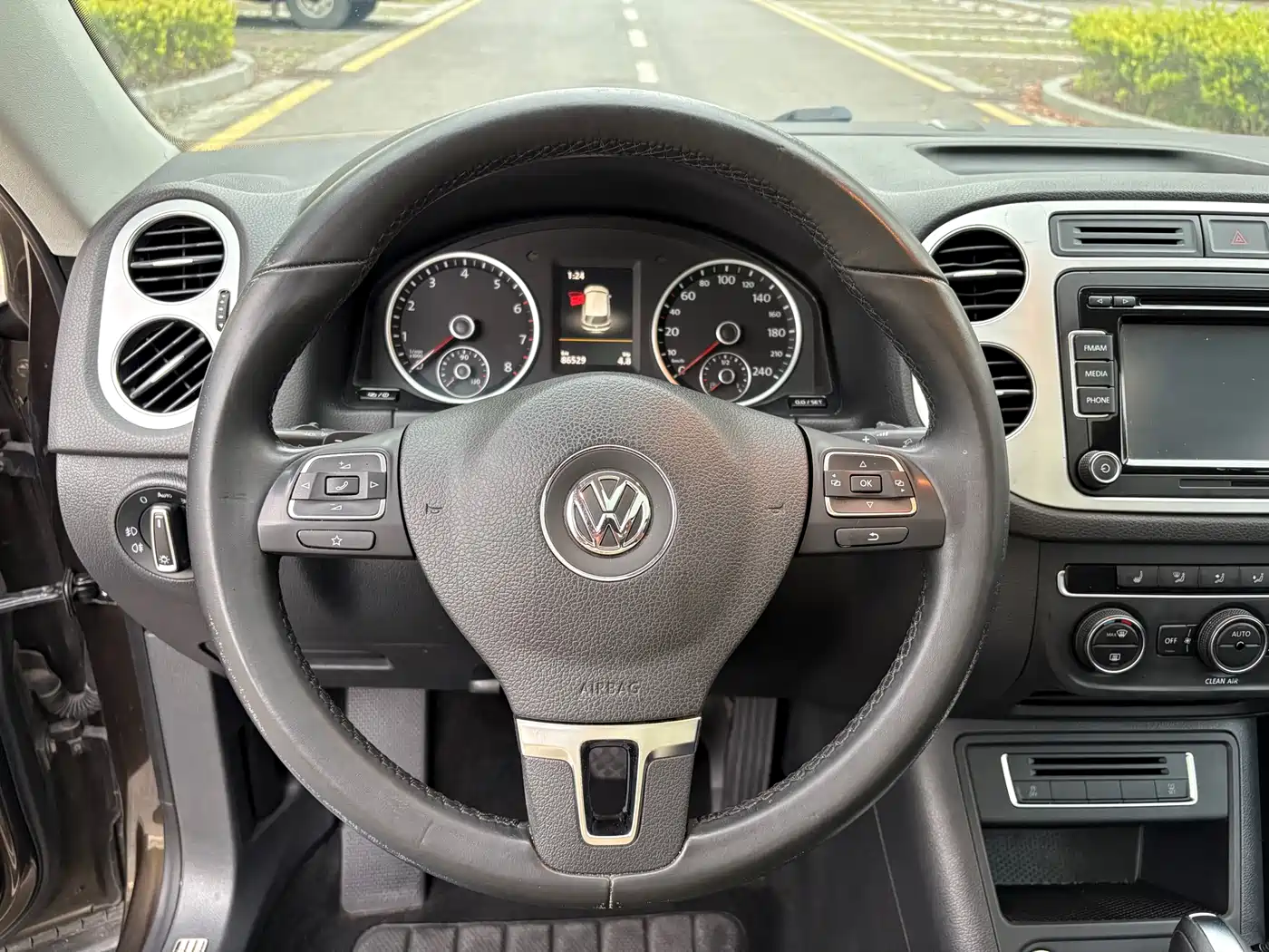 Volkswagen Tiguan 2016 Model 300TSI Automatic 2WD Luxury Edition фото 15