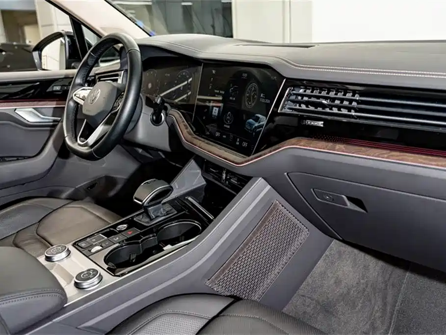 Volkswagen Touareg 2022 3.0TSI Rui Xiang Edition Gloss Black Sport Package фото 21