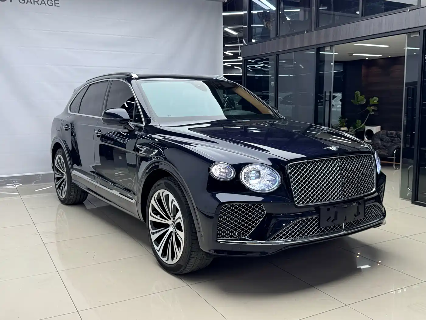 BENTLEY TIMYUE PLUG-IN HYBRID