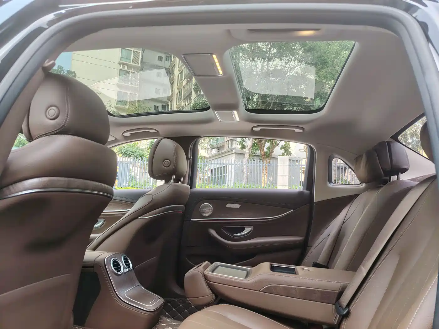Mercedes-Benz E-Class 2021 E 300 L Fashion фото 15