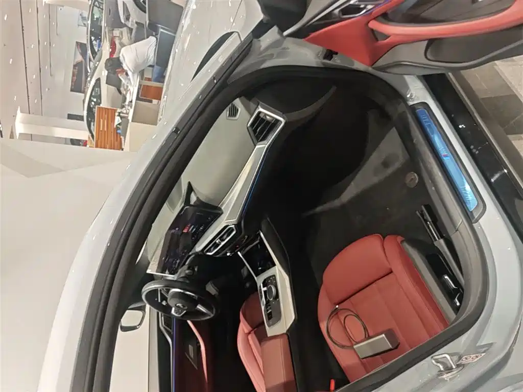 BMW i4 2023 eDrive40 фото 11
