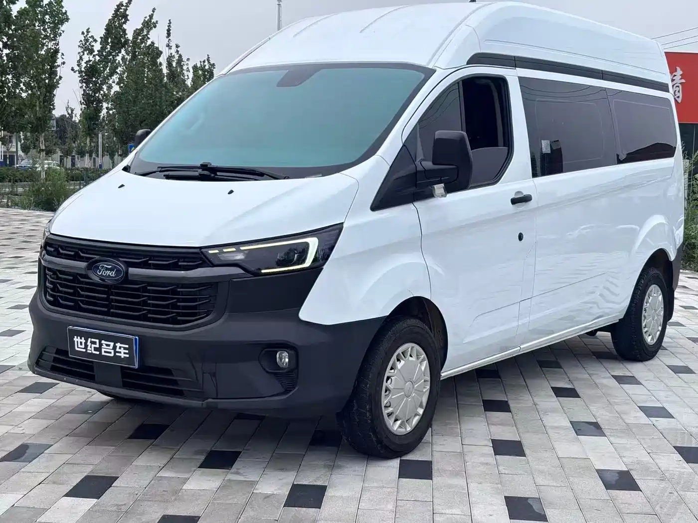 Ford Transit 2022 2.0T Gasoline Multi-purpose Commercial Vehicle Medium Wheelbase Low Roof Dual-opening Tailgate China VI