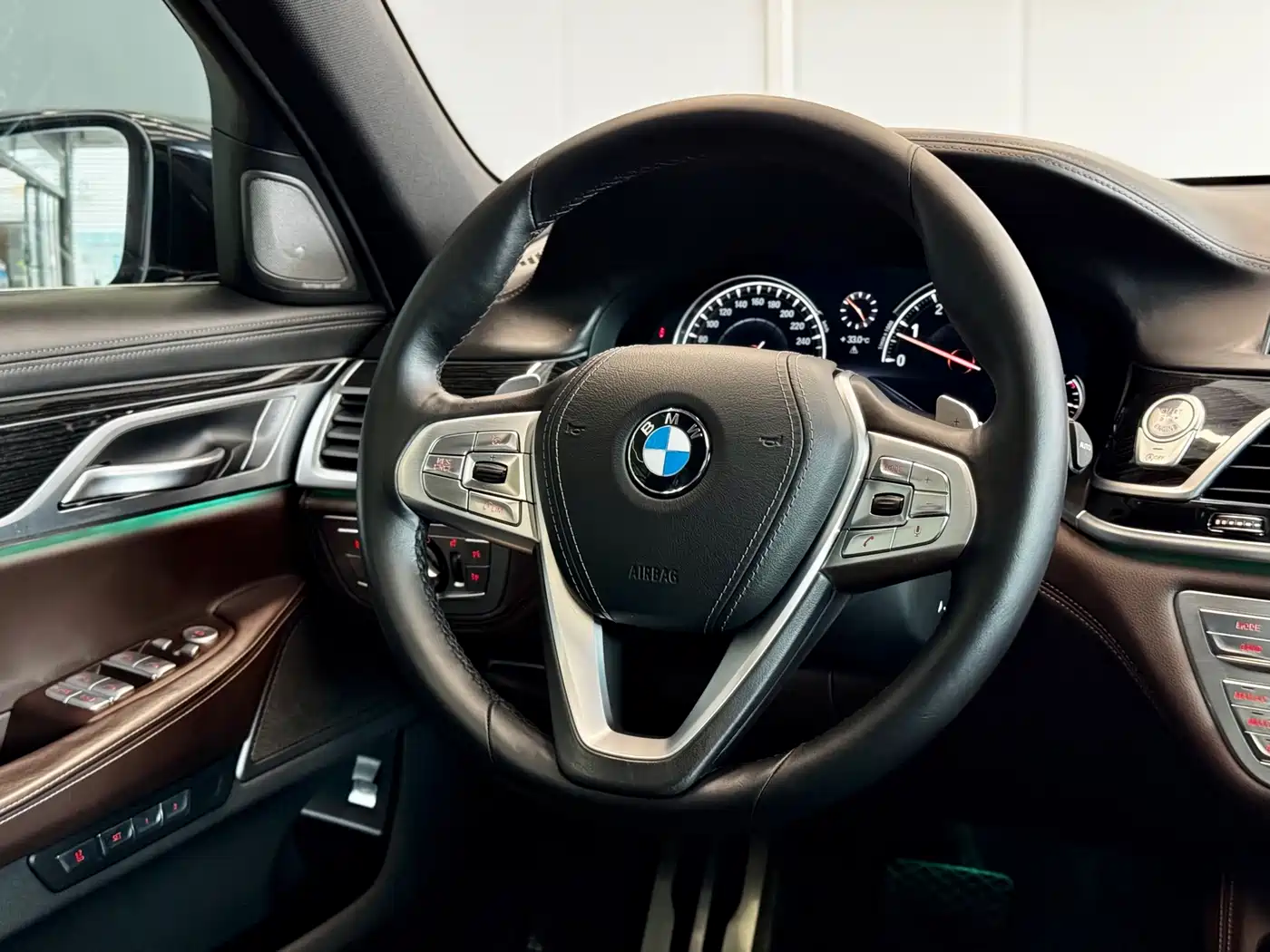 BMW 7 Series 2017 730Li Luxury Edition фото 16