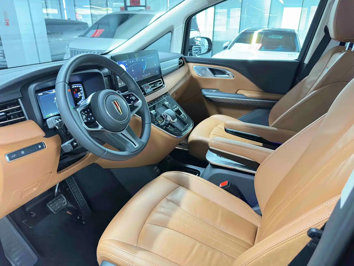 Hongqi HQ9 PHEV 2024 Model 2.0T AWD Business Edition фото 10