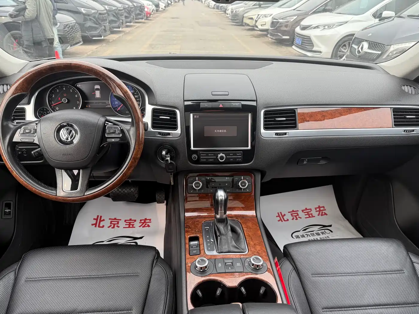 Volkswagen Touareg 2011 3.0TSI Luxury фото 8