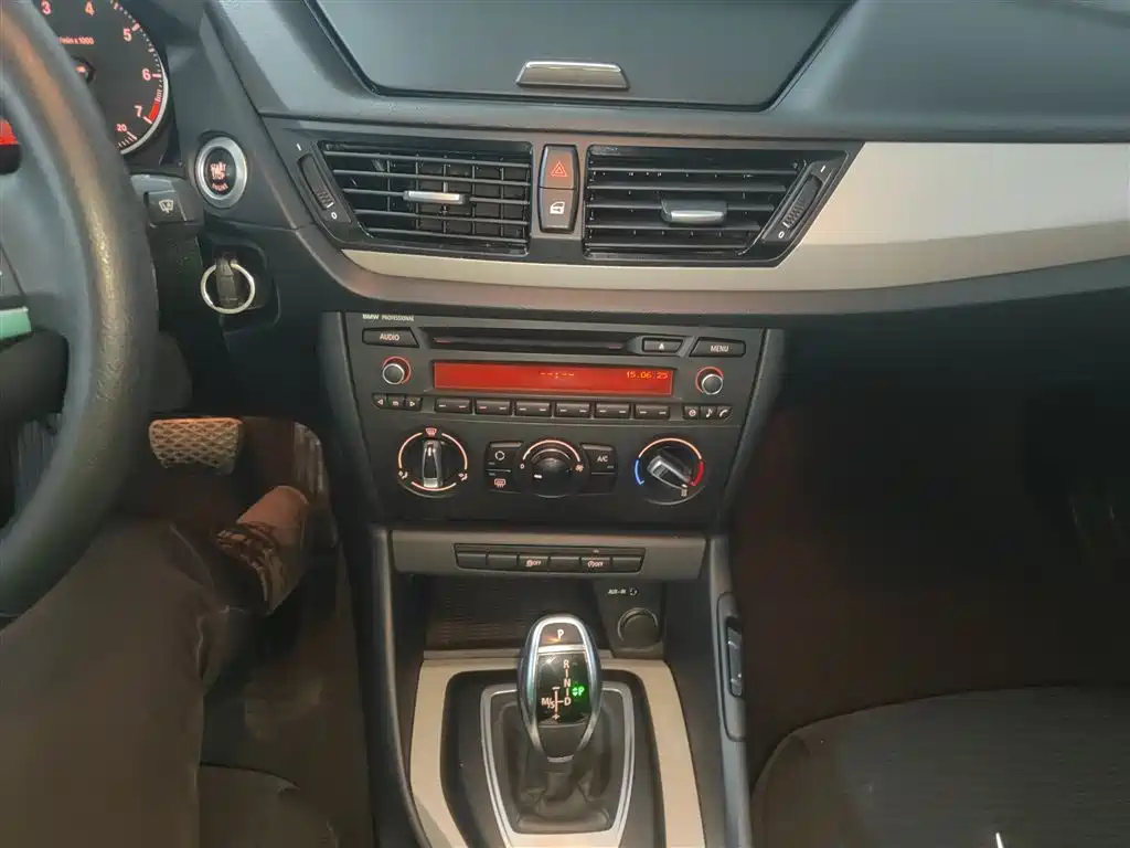 BMW X1 2014 sDrive18i Fashion Edition фото 5