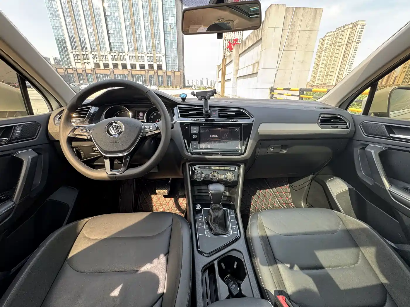 Volkswagen Tiguan L 2019 330TSI Automatic 2WD Panorama Comfort Edition China VI фото 8