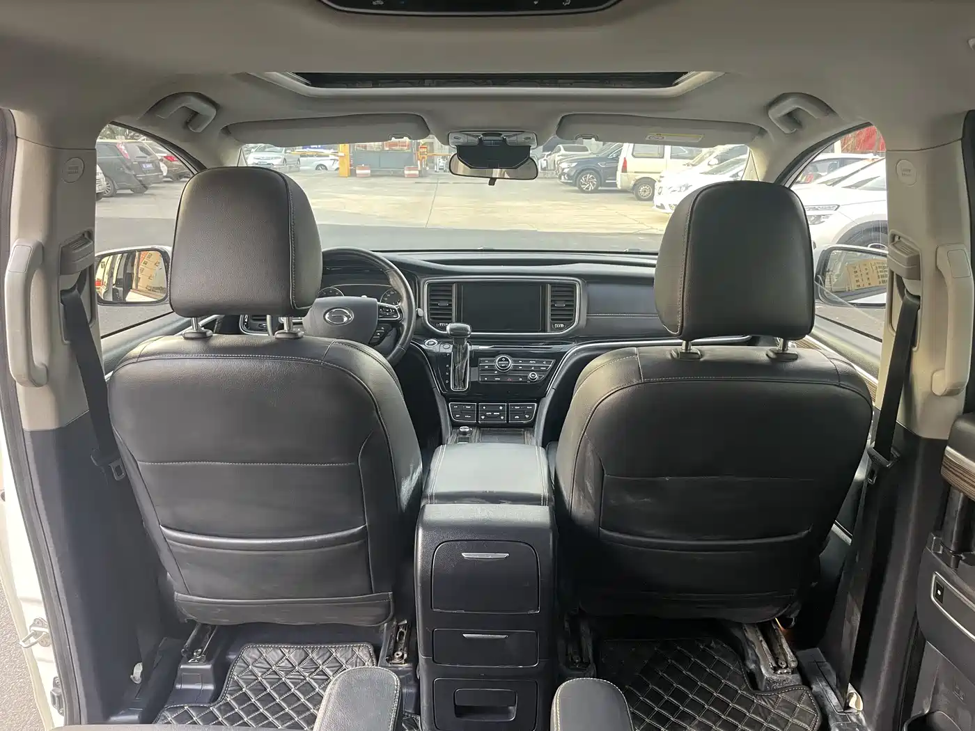 GAC Trumpchi Trumpchi M8 2018 320T Exclusive Edition фото 12